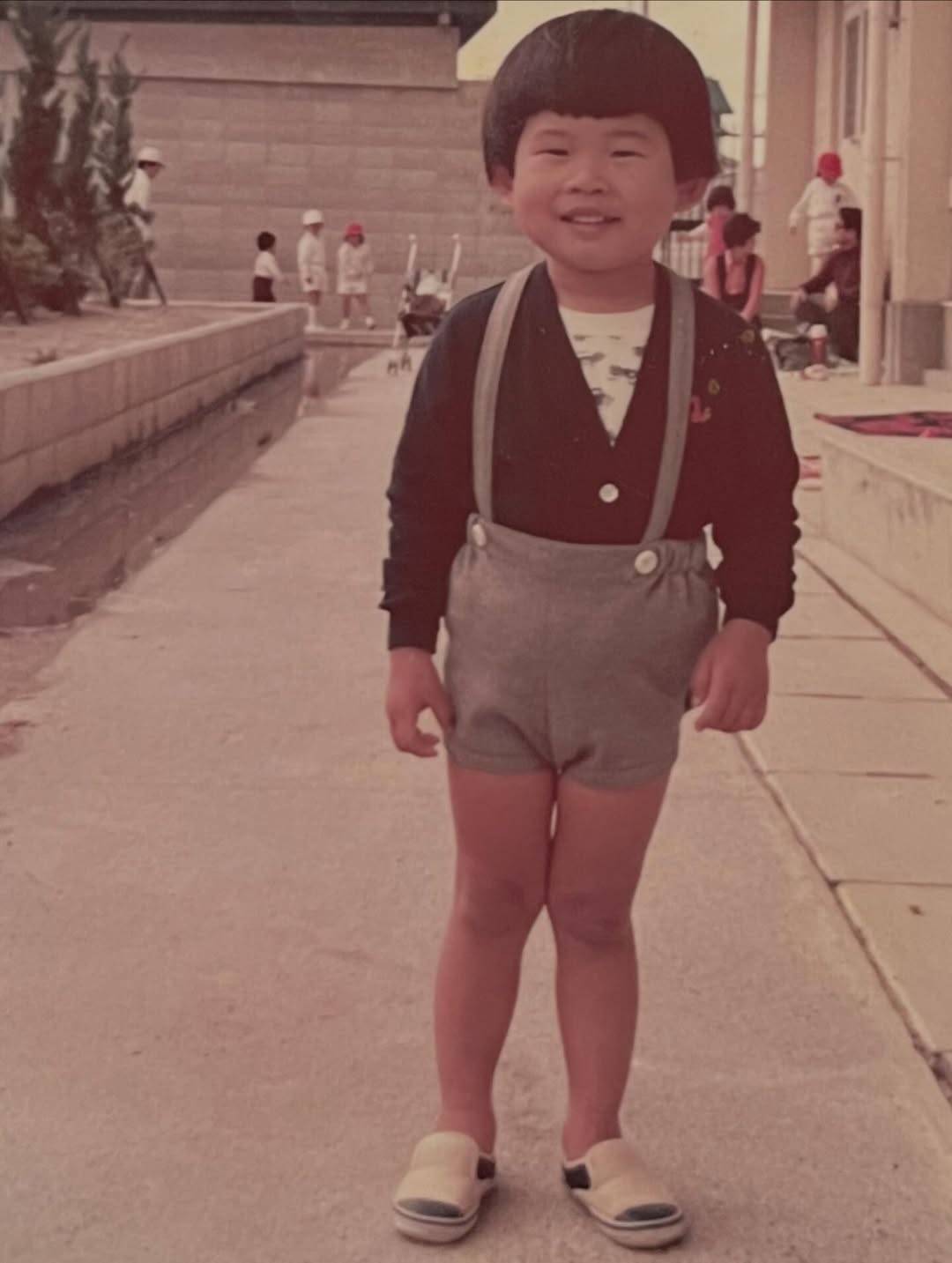 毛量日本一だった頃」ゴスペラーズ村上てつや〝幼少期の写真〟にファン