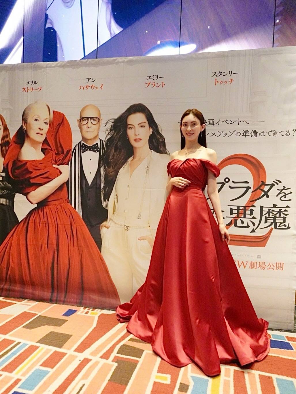 プラダを着た悪魔」ポスターモデルは中日投手の妻だった！21年越しに