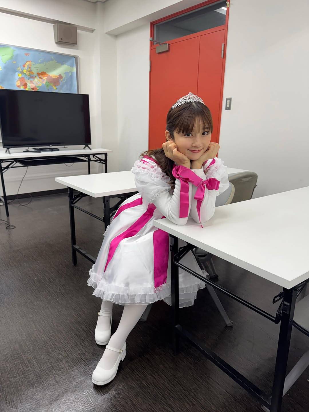 ♡ゆうこりん♡ まだまだイケますよ」22年ぶり〝こりん星のゆうこりん〟降臨ショット