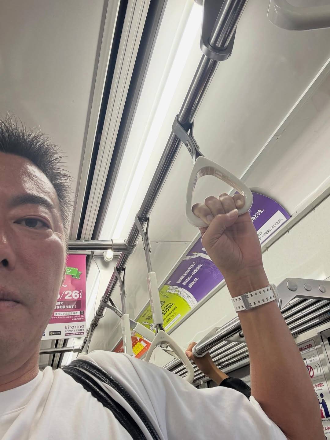 何てこった」「スマホ見てる場合じゃ無い」上原浩治〝日曜日に電車