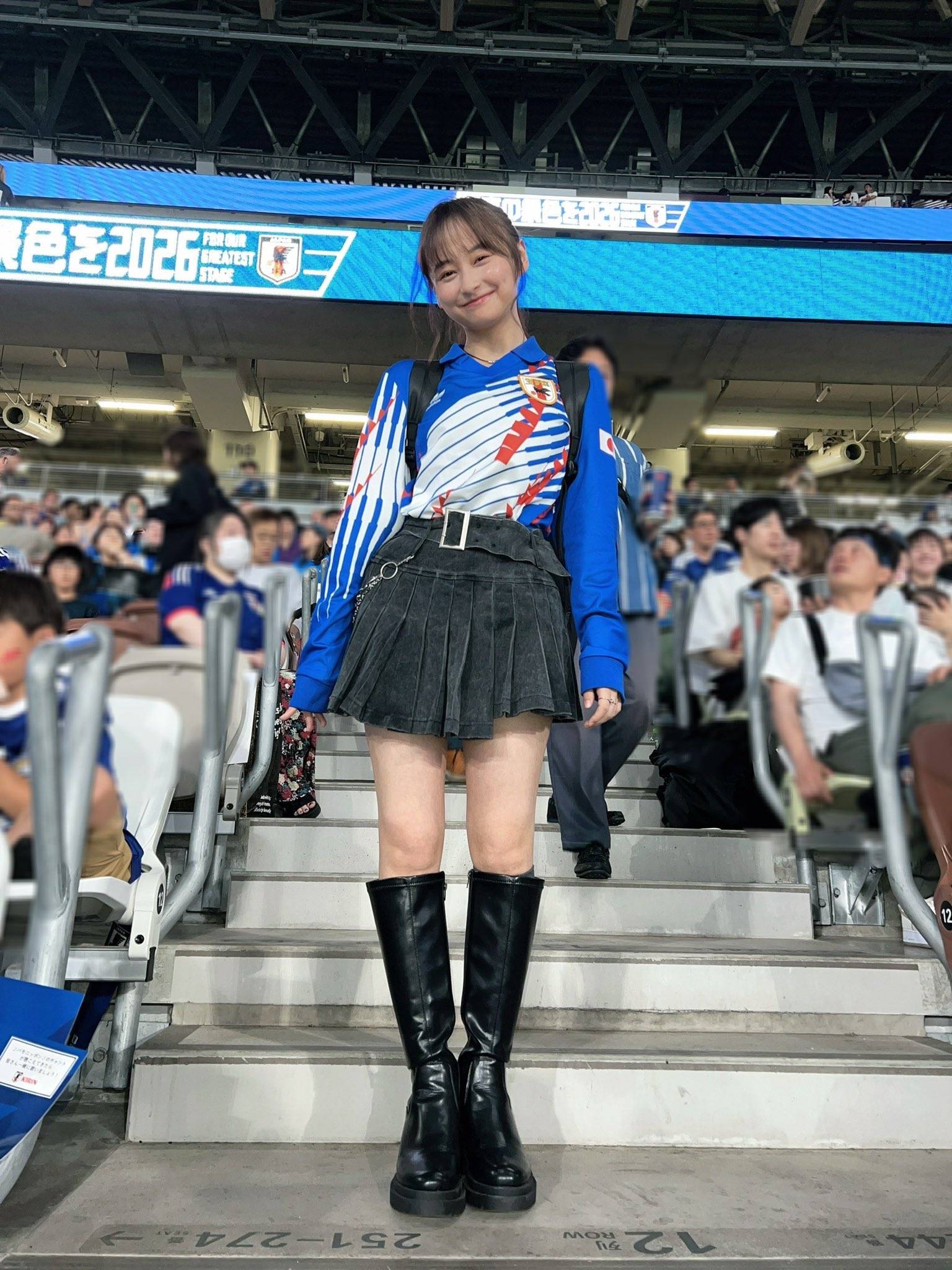 影山優佳「もう売り切れ…」ミニスカに合わせた〝復刻ユニ〟に反響続々