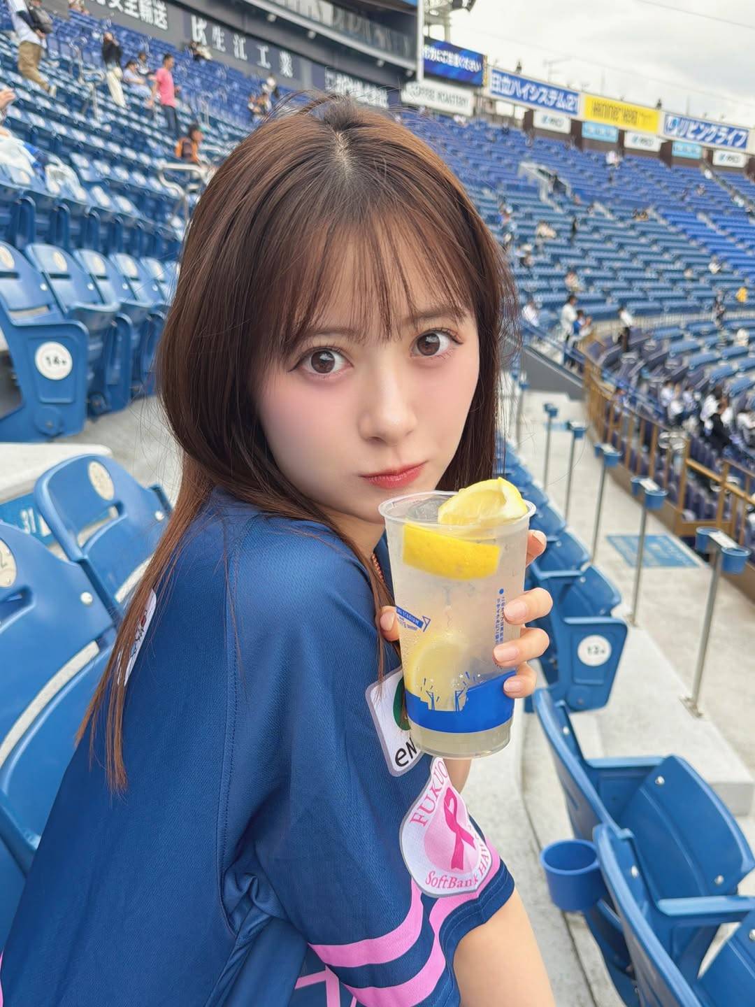 お？」「あれ？」元モー娘。生田衣梨奈〝レア〟ユニでハマスタ野球観戦