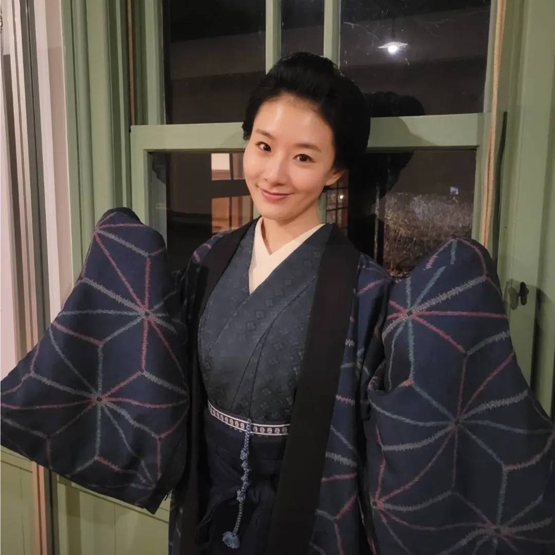 町田啓太妻
