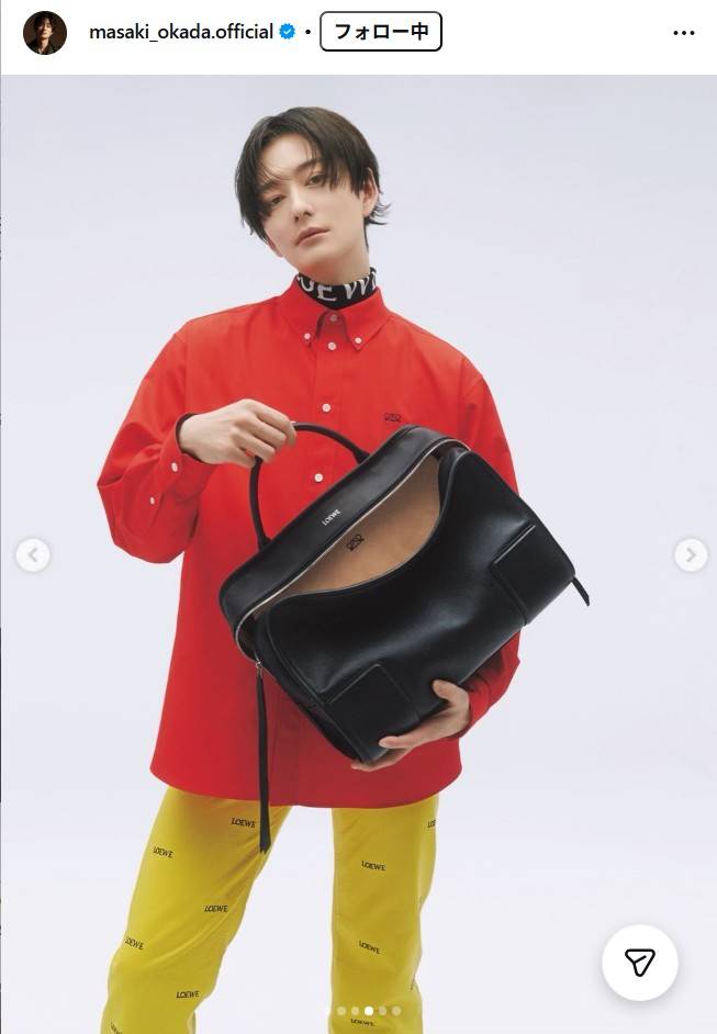 雰囲気一変〟が話題の岡田将生(後ろ)。写真は妻の高畑充希と｜「奥さん