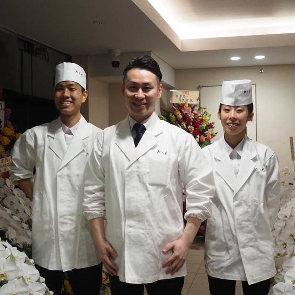鶴太郎の息子さんなの？！」三男はNHK出演の日本料理人！「眉間の辺り