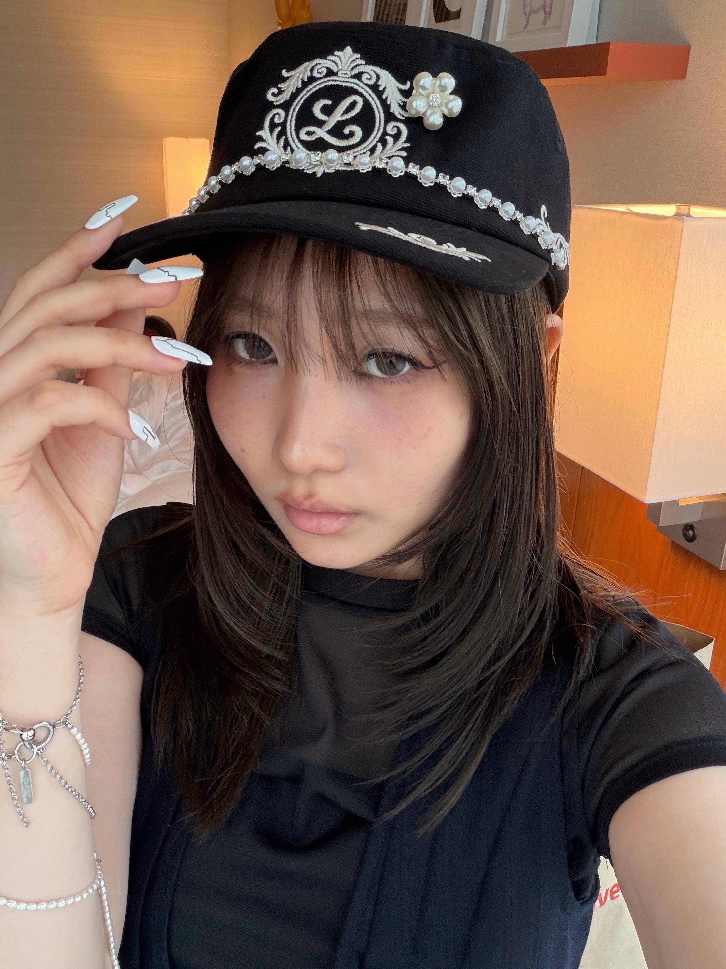 「いつから眉毛なくなった?」〝タトゥーがっつり〟YOASOBIのAyaseとikura〝雰囲気激変〟に「また髪染めた?」「隠さないのいいね ...