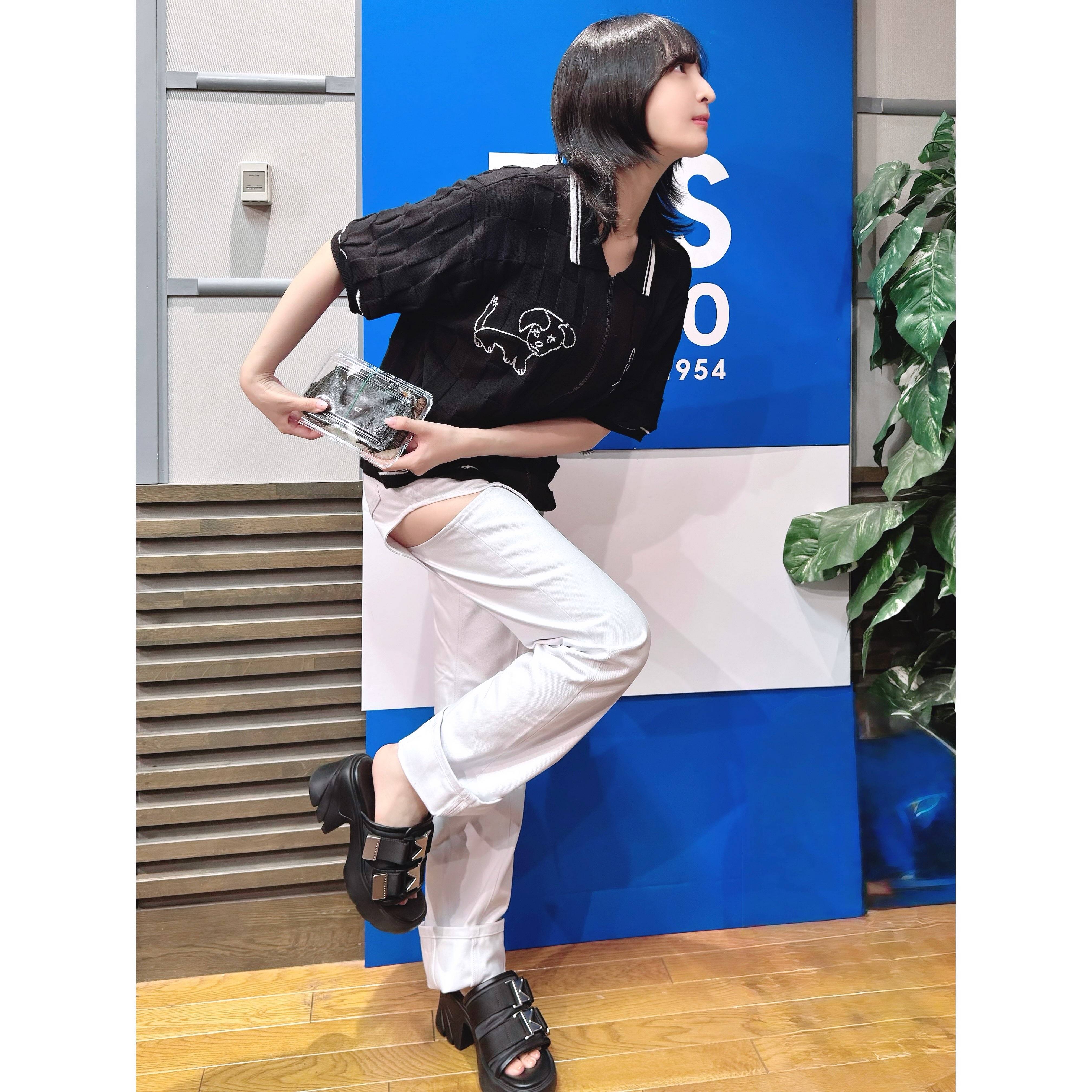 見えちゃいけないものが…」〝鬼ギリ〟スリット位置の佐倉綾音にファン
