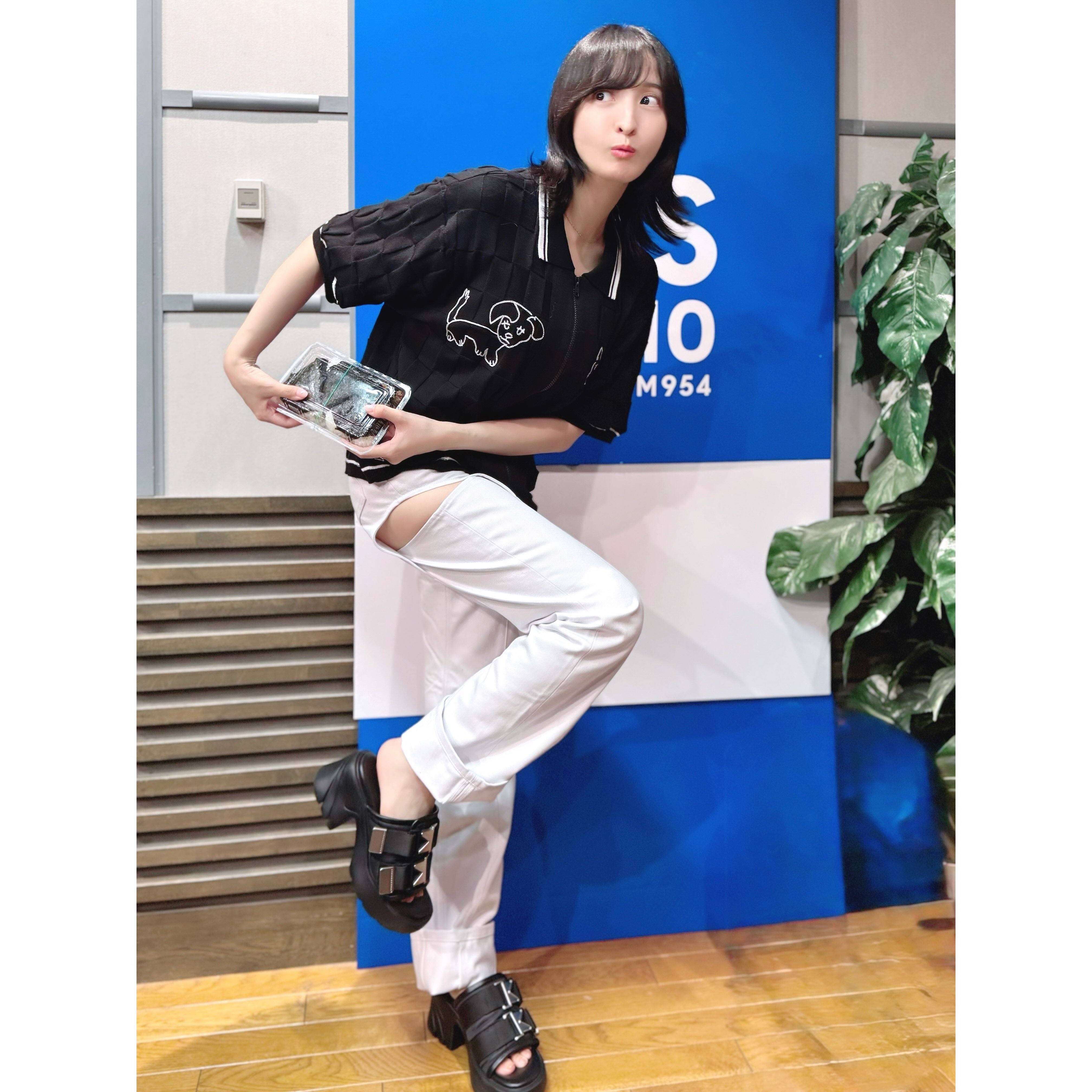 見えちゃいけないものが…」〝鬼ギリ〟スリット位置の佐倉綾音にファン