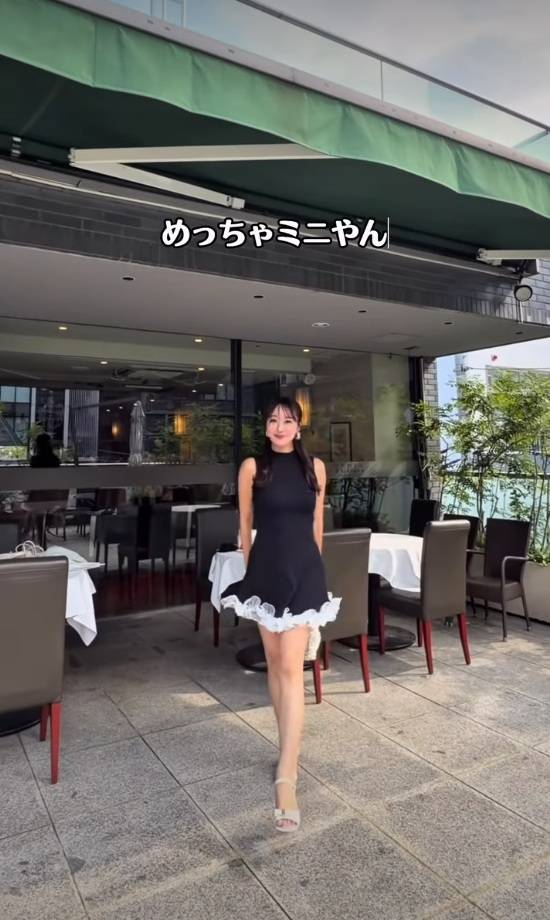 50歳だけど大丈夫？」と質問…「中に履かないと見えちゃう」〝超ミニ