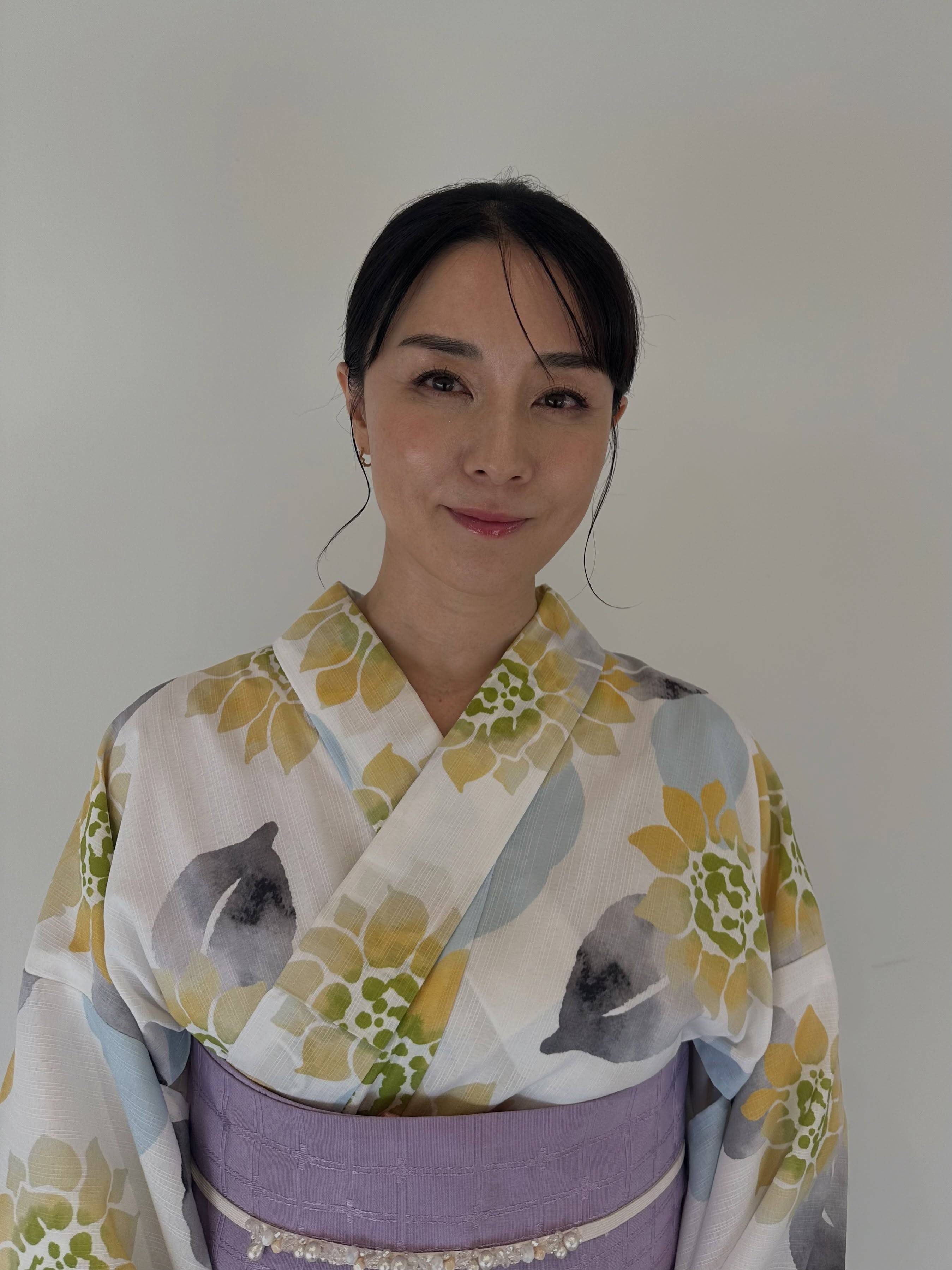 14歳下俳優と電撃婚…〝昼顔女優〟伊藤歩の妖艶ショットに反響「年を重ねるほどに…」「色っぽさが滲み出てる」「涼やか」:「おっ!」でつながる地元 ...