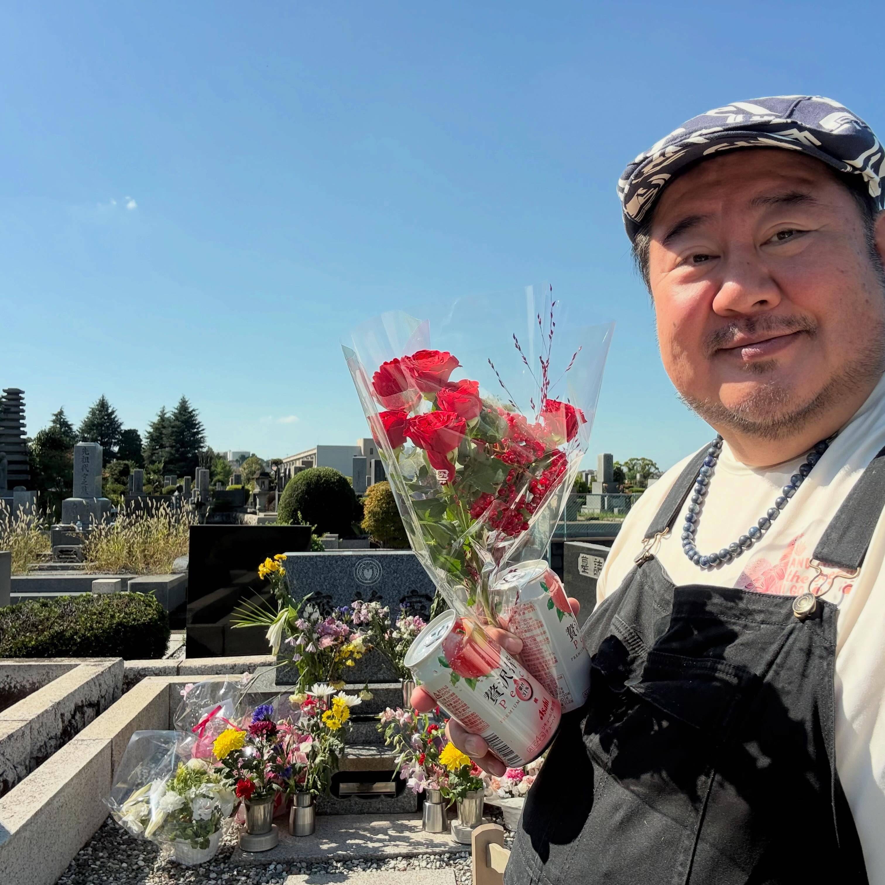 桜塚やっくん　　訃報 今でも脳裏に…」桜塚やっくんさん訃報から13年…墓参りする〝エンタ共演