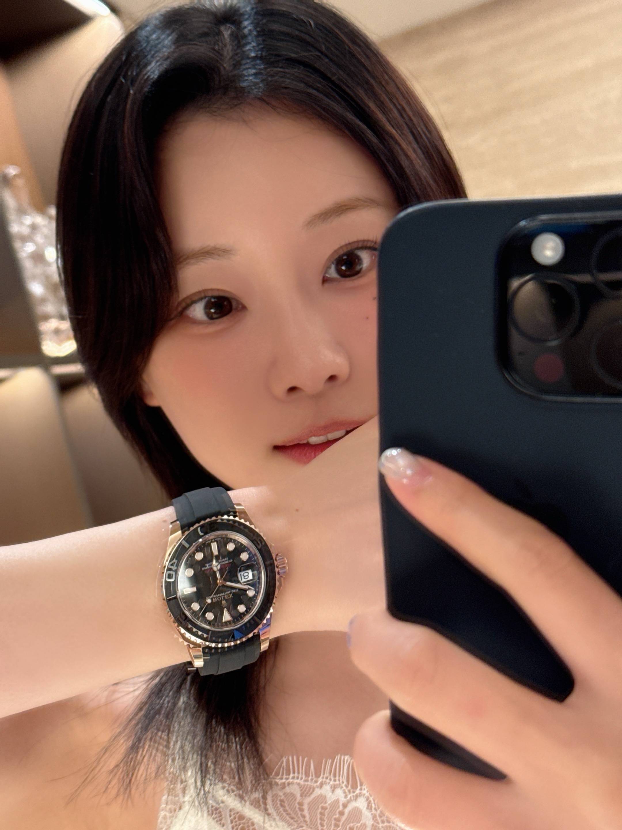 重盛さと美/メガ盛り しかしこの額を買えるって」38歳重盛さと美〝560万円超誕プレ〟披露に