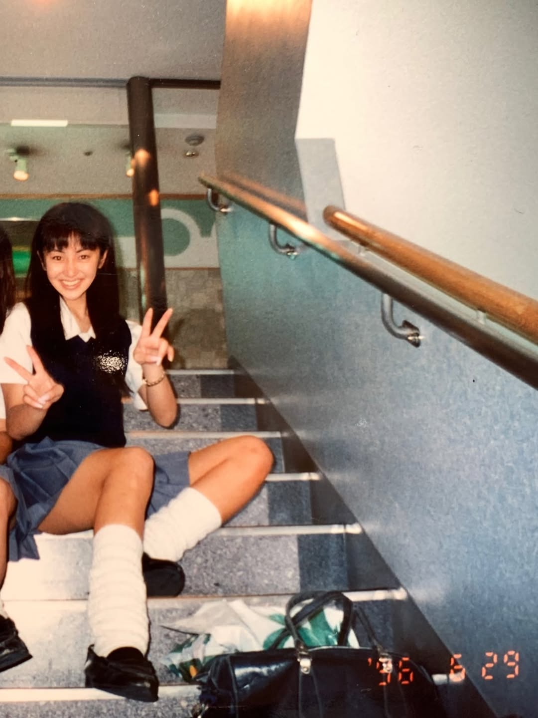 28年ぶりのルーズソックス…矢田亜希子〝女子高生〟姿に反響続々