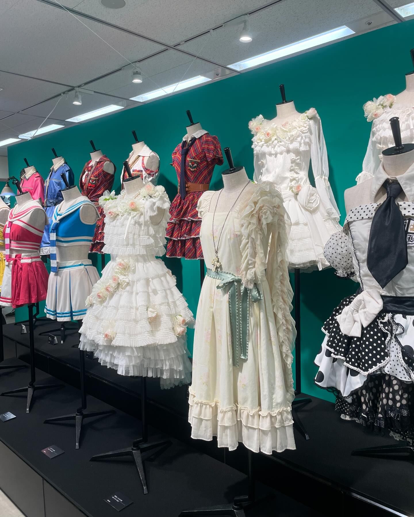 宮澤佐江 サイン付き写真集 新品未開封 講談社 入手困難 AKB48 宮澤佐江 サイン付き写真集 新品未開封 講談社 入手困難 AKB48