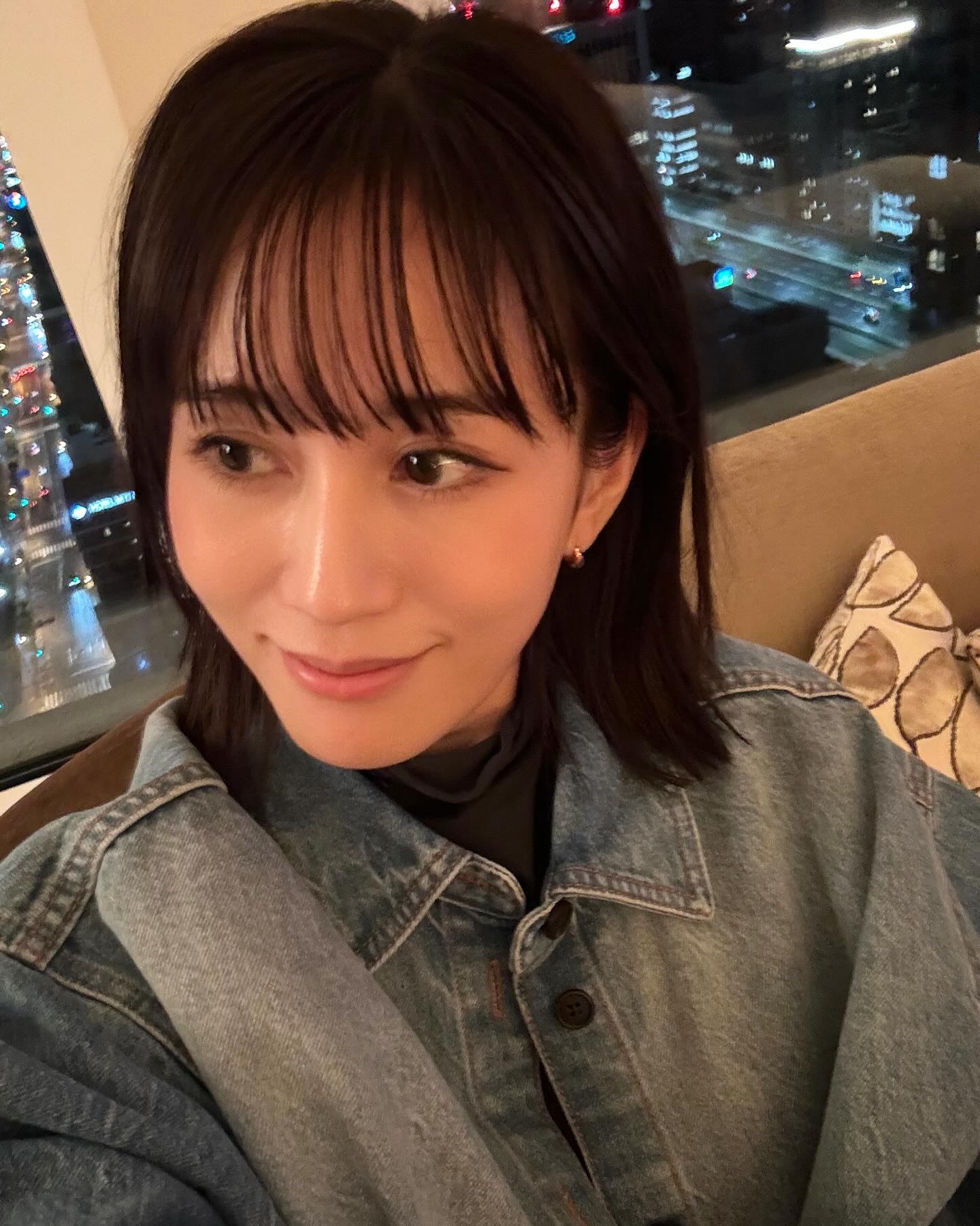 女子高生　顔胸　自撮り 