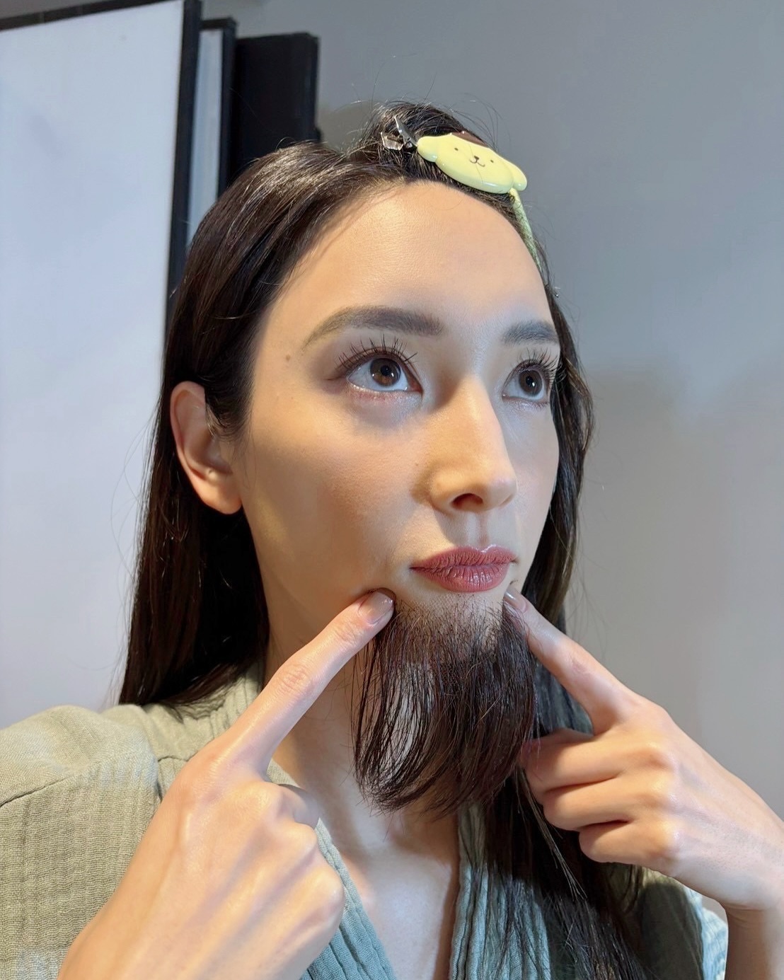 菜々緒　顔アップ 菜々緒が〝笑撃〟あごひげ姿が大反響「聖徳太子？」「諸葛孔明役も観てみたい」「何をしても美しい。絵になる女神様」：「おっ！」でつながる地元密着のスポーツ応援メディア  西スポWEB OTTO!