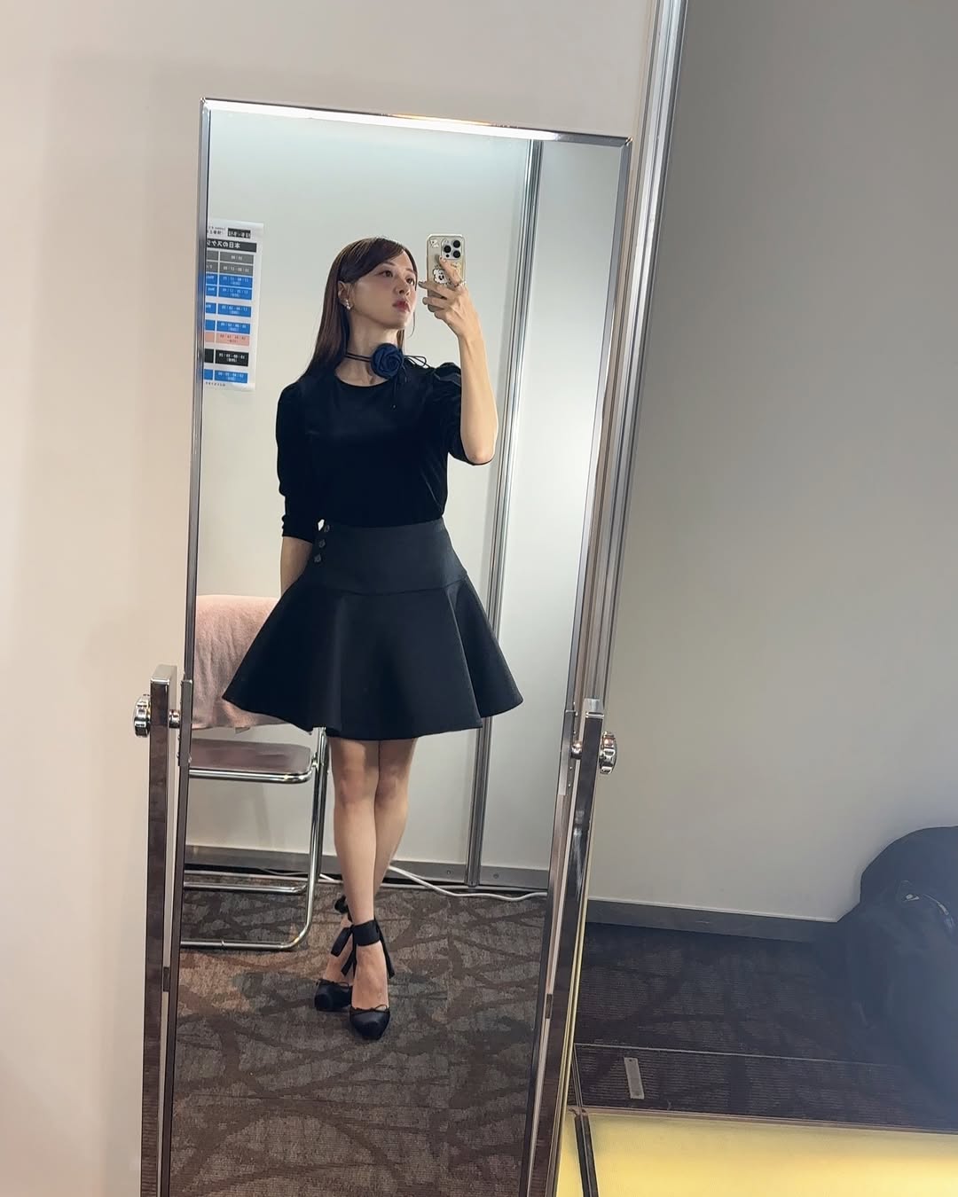 超ミニスカート　女子アナ 