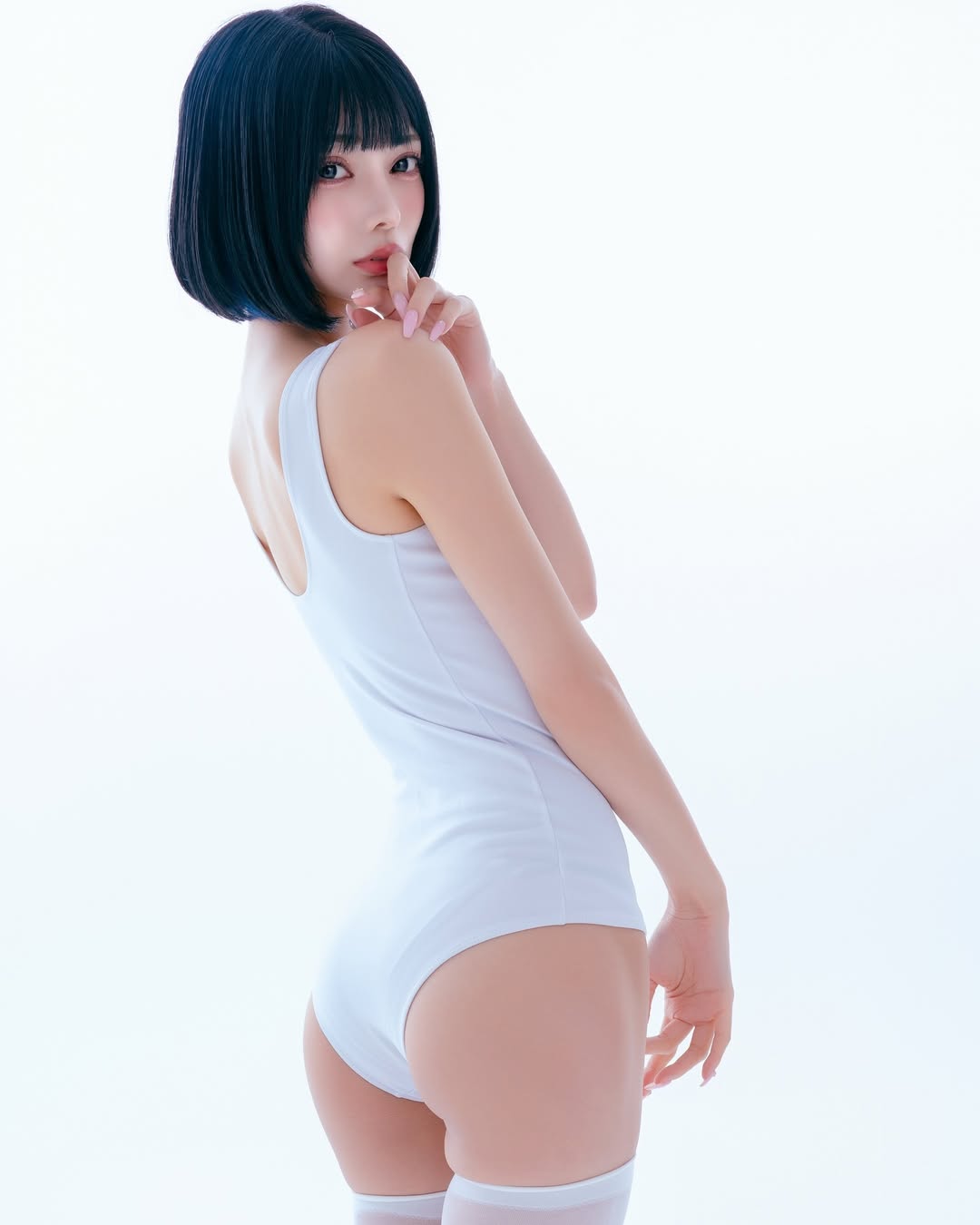 熟女晒 美尻サロンの成果発揮！  〝デカ女〟グラドル、見返りショットに反響続々「ナイスなヒップ」「可愛すぎます」「可愛すぎます」：「おっ！」でつながる地元密着のスポーツ応援メディア  西スポWEB OTTO!