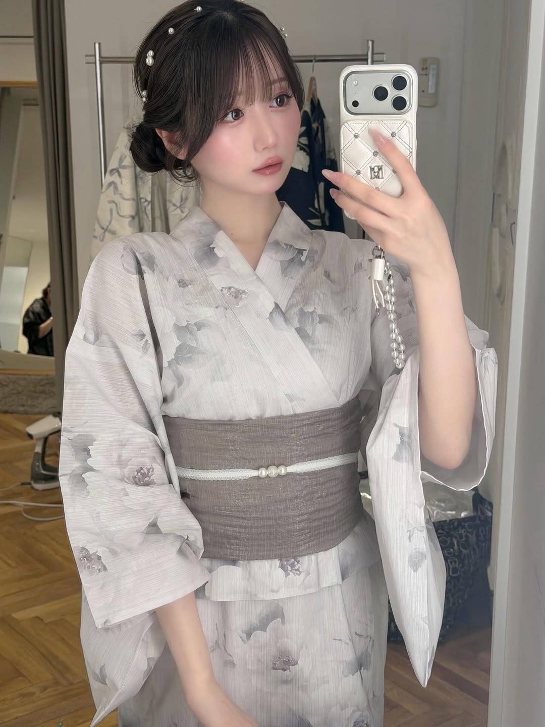 おっふ」「色っぽい」=LOVE・大谷映美里が〝艶やか〟夏先取りスタイル
