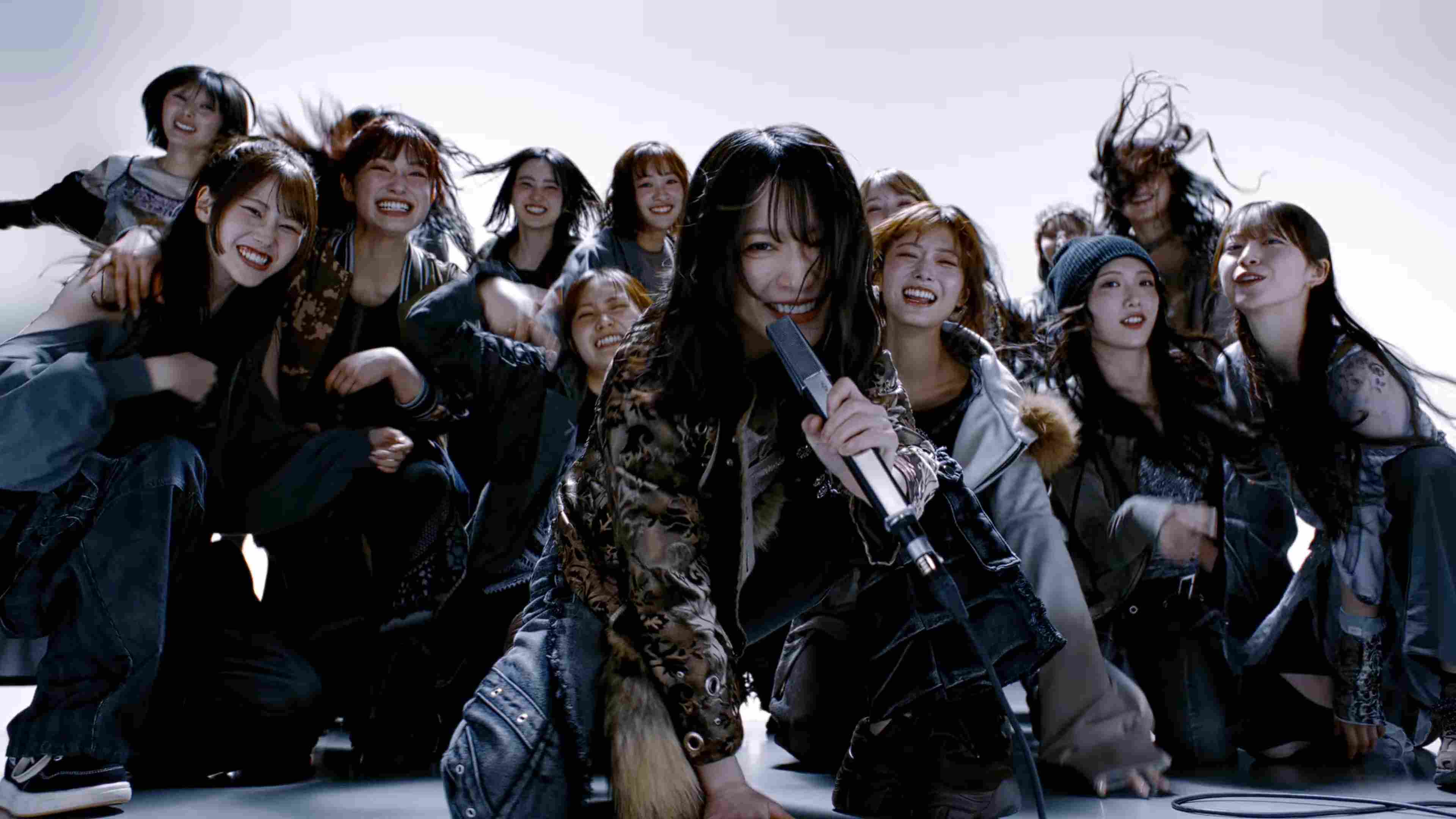 衣装といい、カメラアングルといい 」櫻坂46の新曲が「平成味がすごい