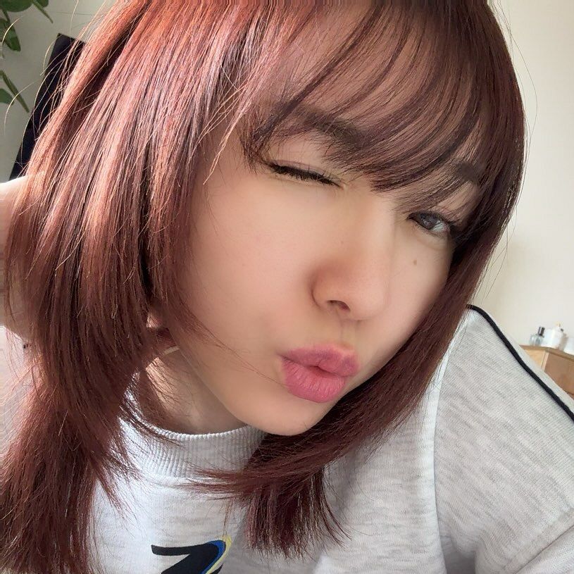 激カワ」37歳元モー娘。イメージ〝激変〟髪色&キス顔ショット