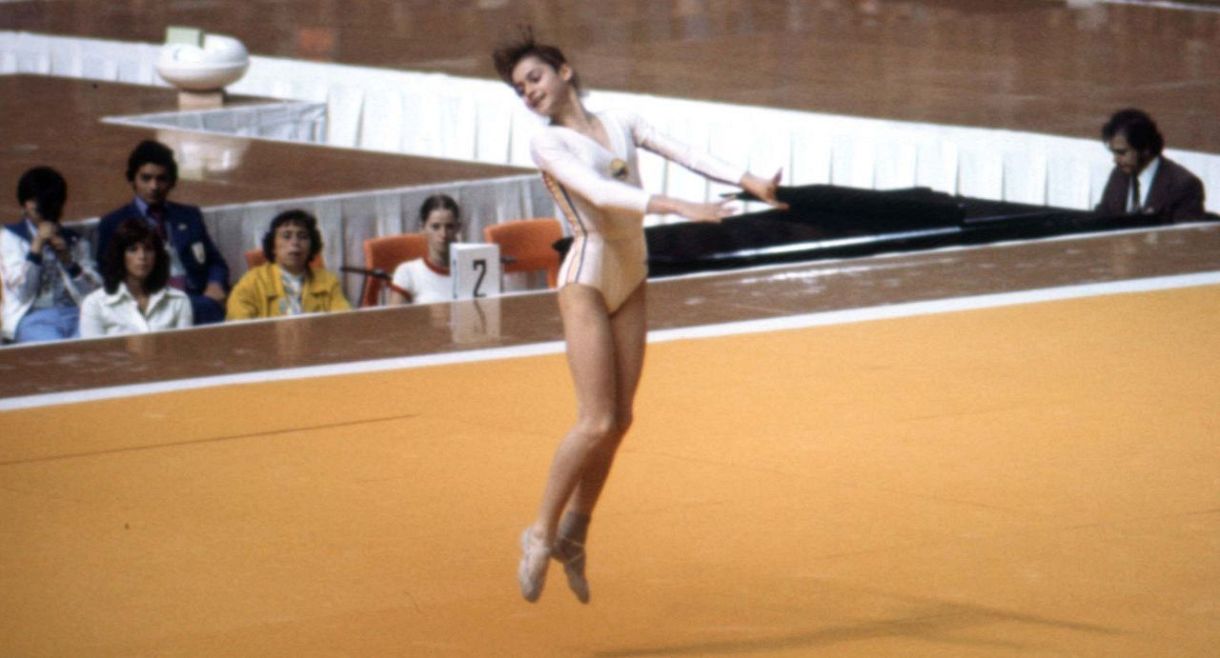 えええ…」ナディア・コマネチさん〝64歳のレオタード姿〟に騒然