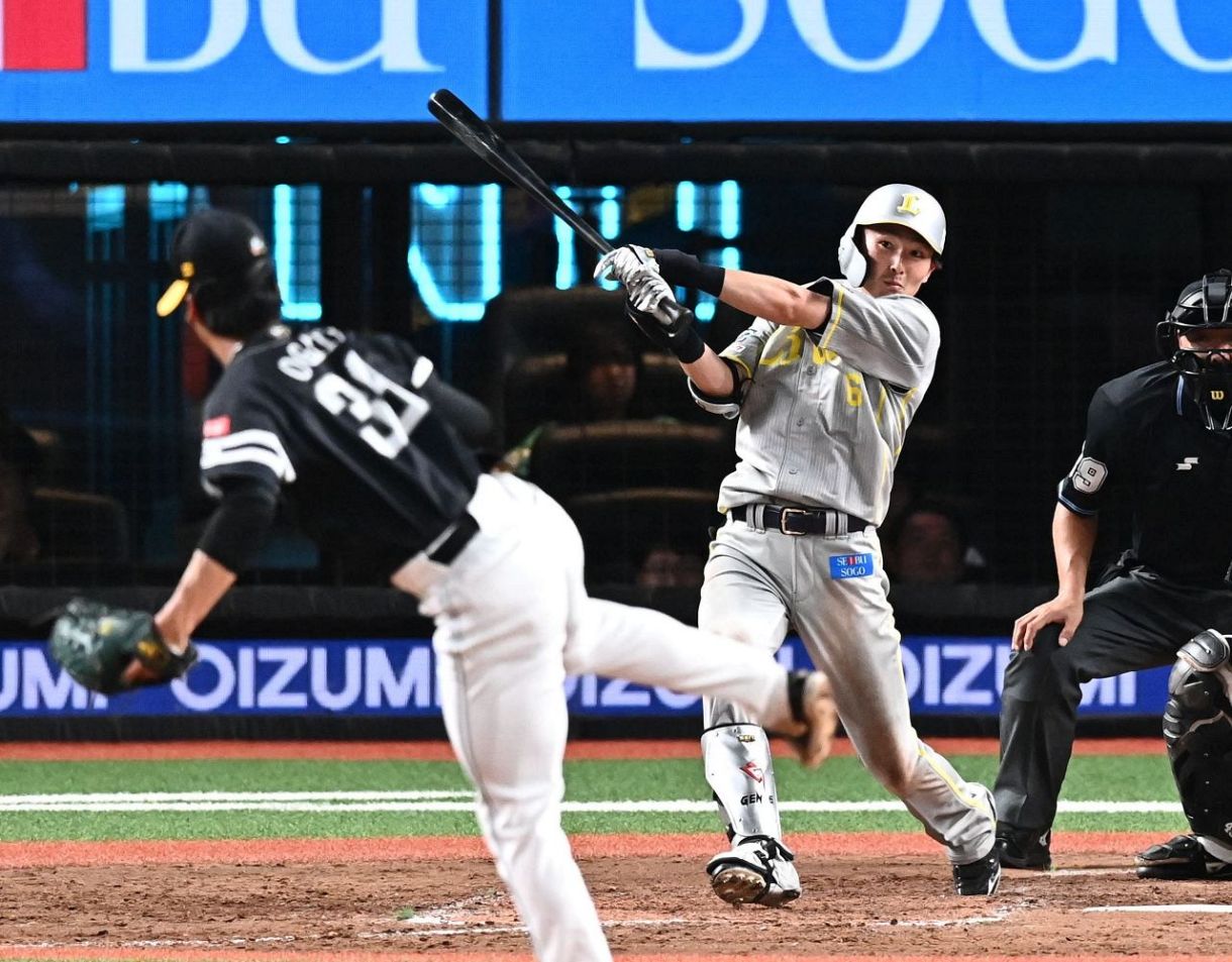 西武・源田壮亮が右手首付近に死球受け負傷交代 松井監督「大事