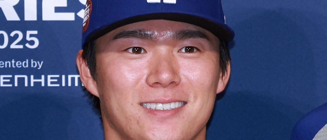 エースのフードでジェンガをする正捕手」山本由伸〝試合中のイタズラ
