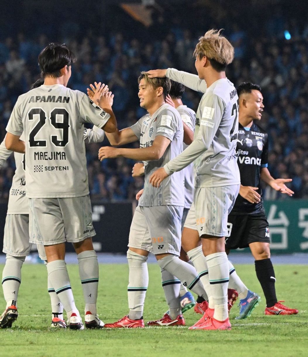 「専用」アビスパ福岡　紺野選手　スウェット　XL未着用 アビスパ福岡 紺野選手 スウェット XL未着用（チェックのため