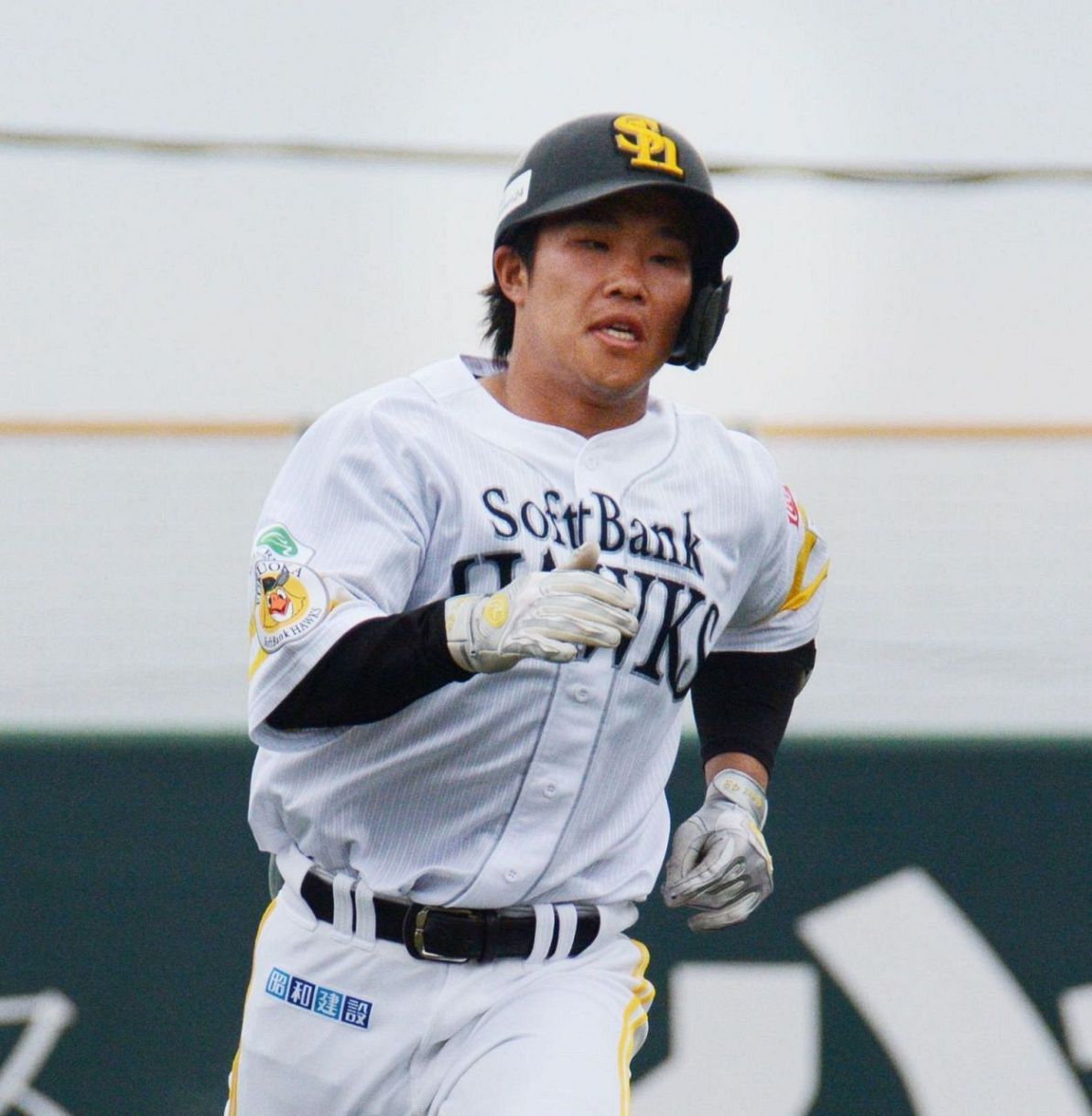 緊急事態を受けて期待の大砲候補が外野挑戦へ ソフトバンク井上