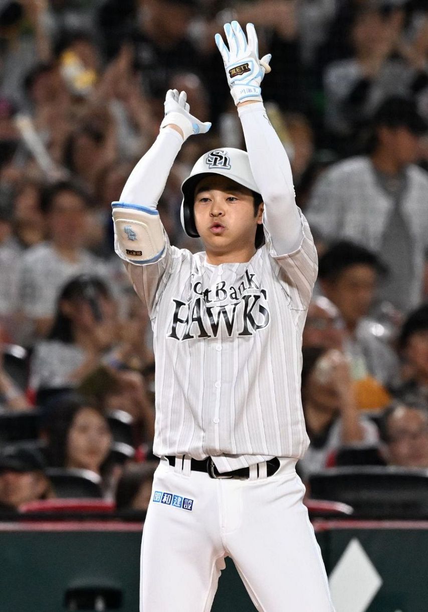 福岡ソフトバンクホークス 鷹祭2024 選手のれん 中村晃 鷹祭」ブースト続くソフトバンク 逆転勝利で6連勝 引退表明の中村晃に