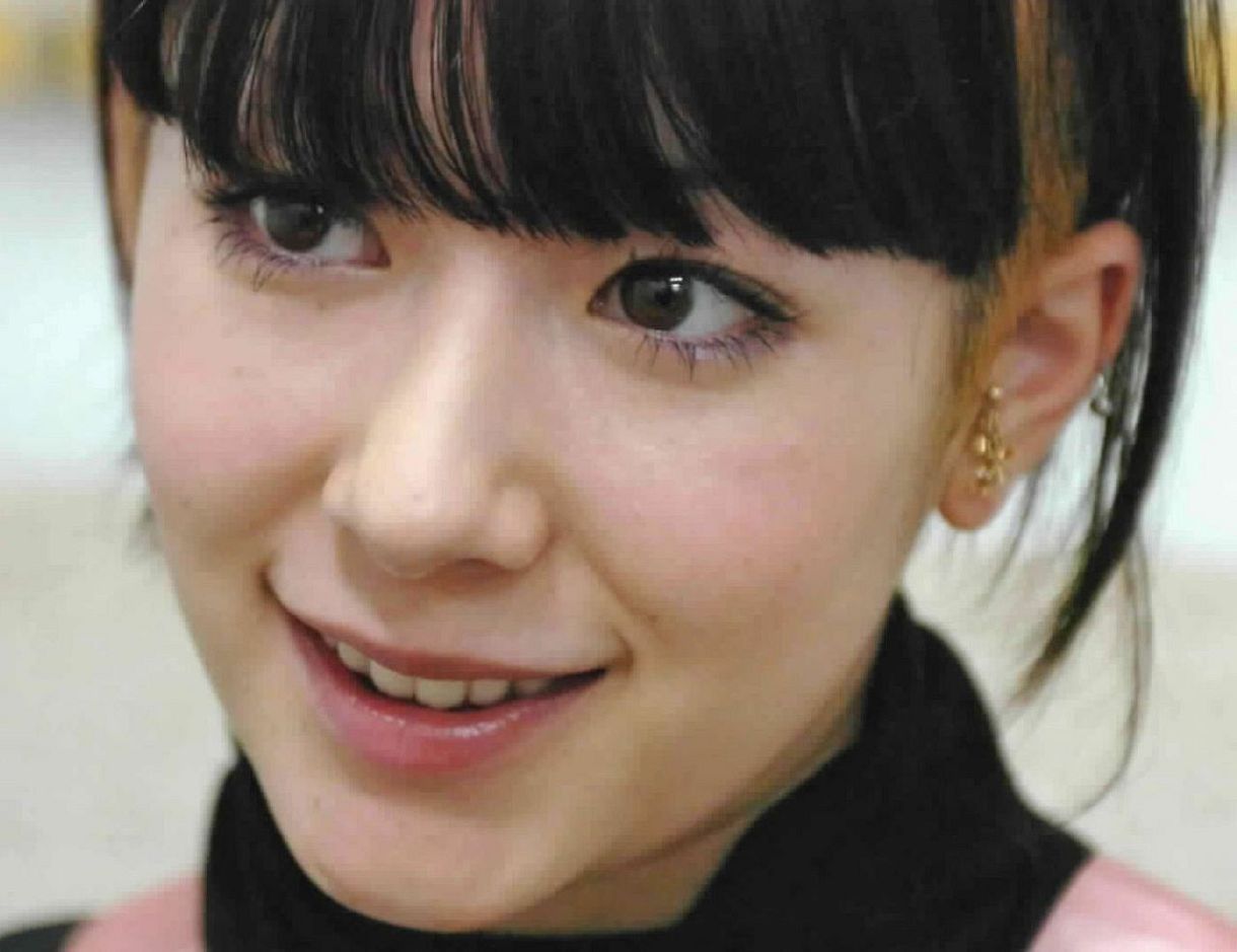 木村カエラ(1冊200円計算)54冊分119ページ切り抜きしファイリング済み 待って。通行人いるじゃん」木村カエラ〝衝撃〟ショットに反響続々