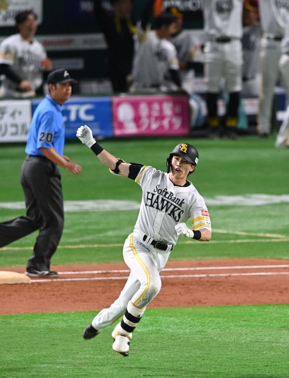 周東佑京 ソフトバンク周東佑京が勝ち越し弾 3安打と苦しめられたロッテ種市篤暉
