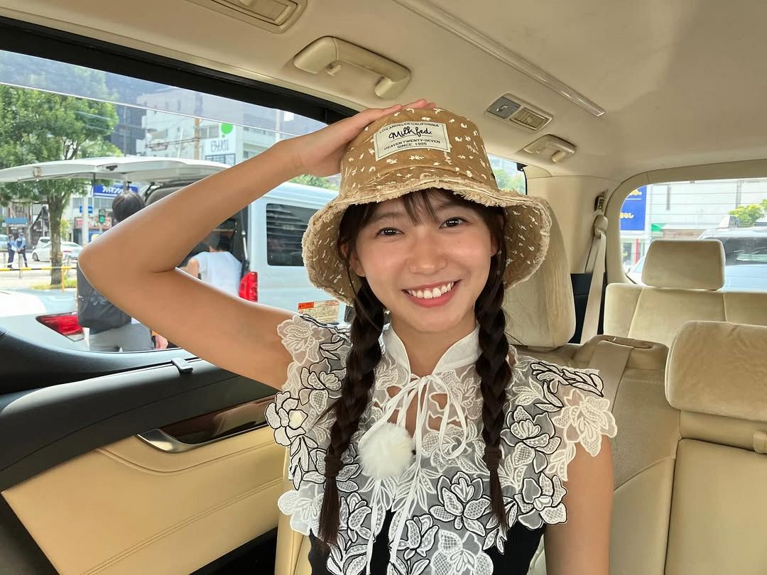 やっぱ破壊力凄い」仮面ライダー女優・志田音々〝前も後ろも大胆V