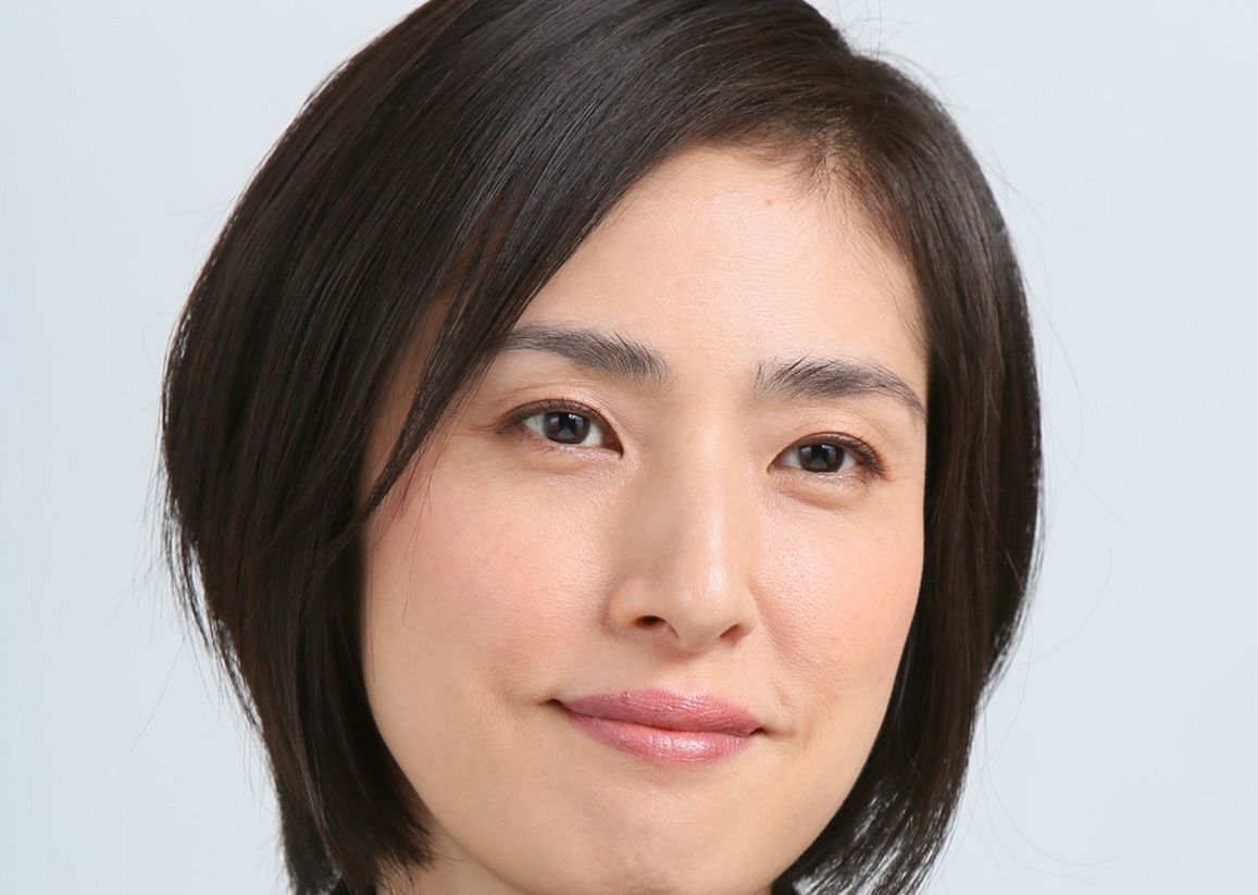圧巻のY字バランスが話題の天海祐希｜「圧巻…」天海祐希〝驚異のY字