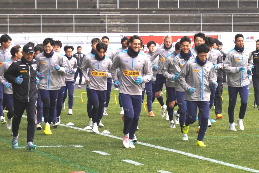 J2サガン鳥栖が始動 小菊監督「1試合1試合、勝敗にこだわる」 DF今津