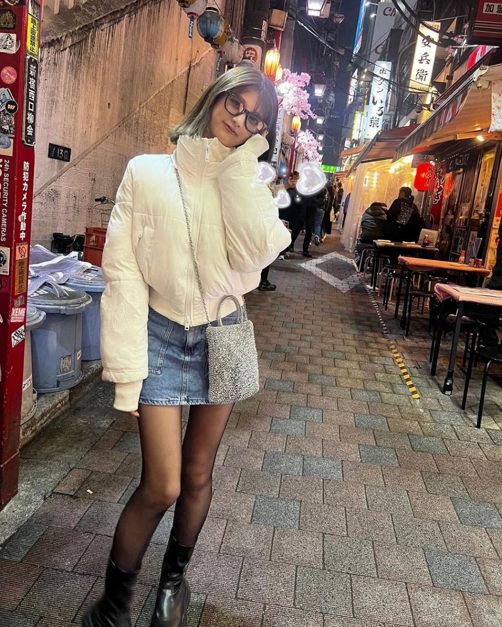 女子アナミニスカ 30歳アナ、大胆髪色チェンジ！黒縁眼鏡＆ミニスカの飲み歩き写真に「スタイル抜群やん」「ミニスカ似合って素敵」と絶賛の声：「おっ！」でつながる地元密着のスポーツ応援メディア  西スポWEB OTTO!