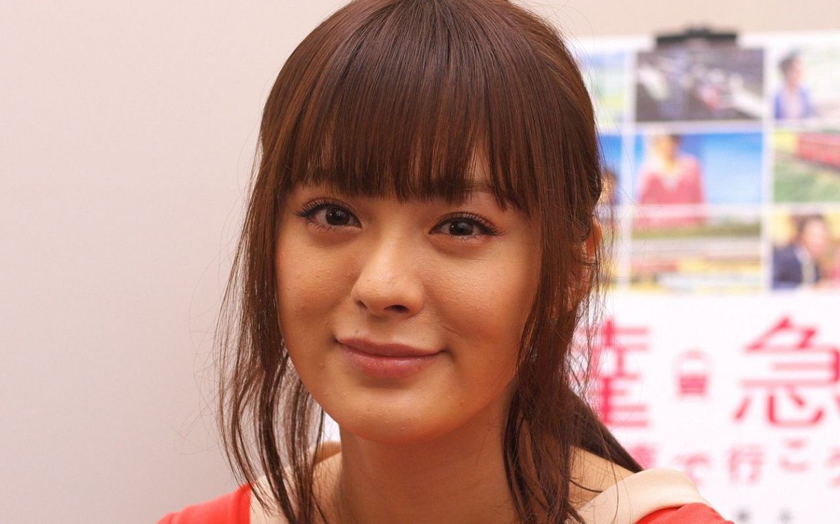 貫地谷 しほり 現在