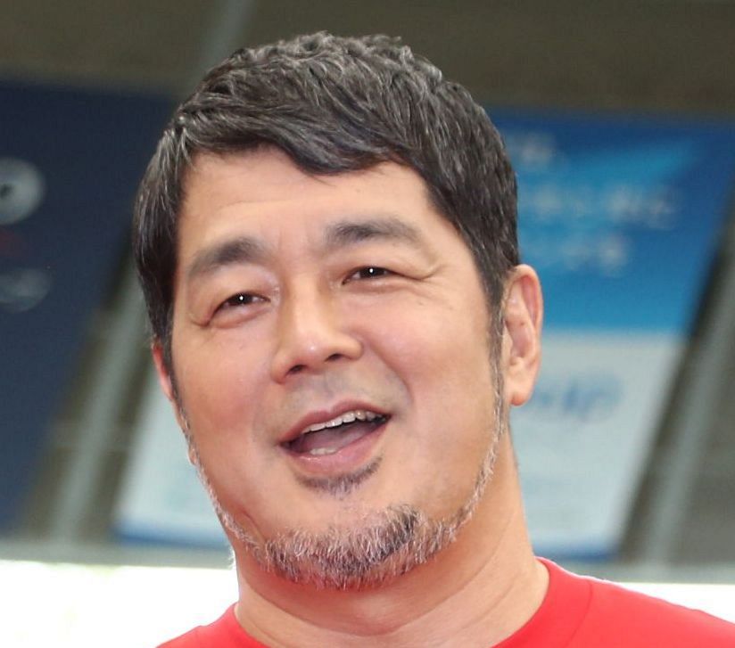 世紀の一戦から28年高田延彦〝400戦無敗の男〟との再会2ショットに