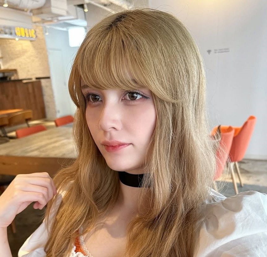 かわいいとおおきいは両立できます」〝高身長女子〟自販機超え205