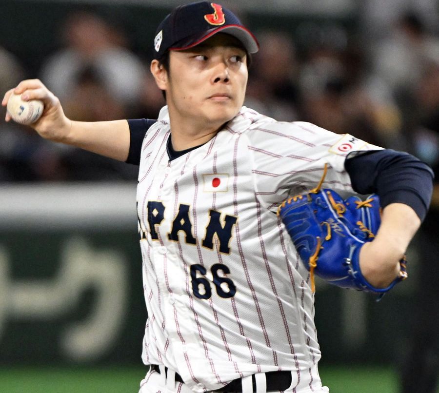 日韓戦で珍プレー飛び出す 投手・松本裕樹の右足に当たった打球が