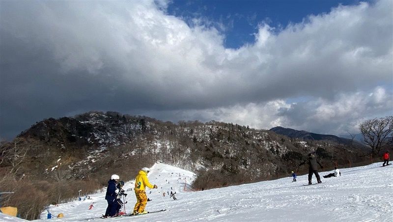 「こんなの初めて見た」スキー場に〝大量のゴミ〟マナー崩壊の現状に「もう性善説は無く通用しない」「ここまで治安悪くなっているのか」の声:「おっ!」でつながる地元密着のスポーツ応援メディア 西スポWEB OTTO!