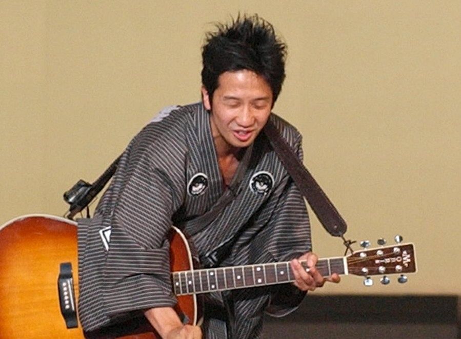 久々に見た…」〝ギター侍〟ブレイクから22年…福岡移住の波田陽区の近影