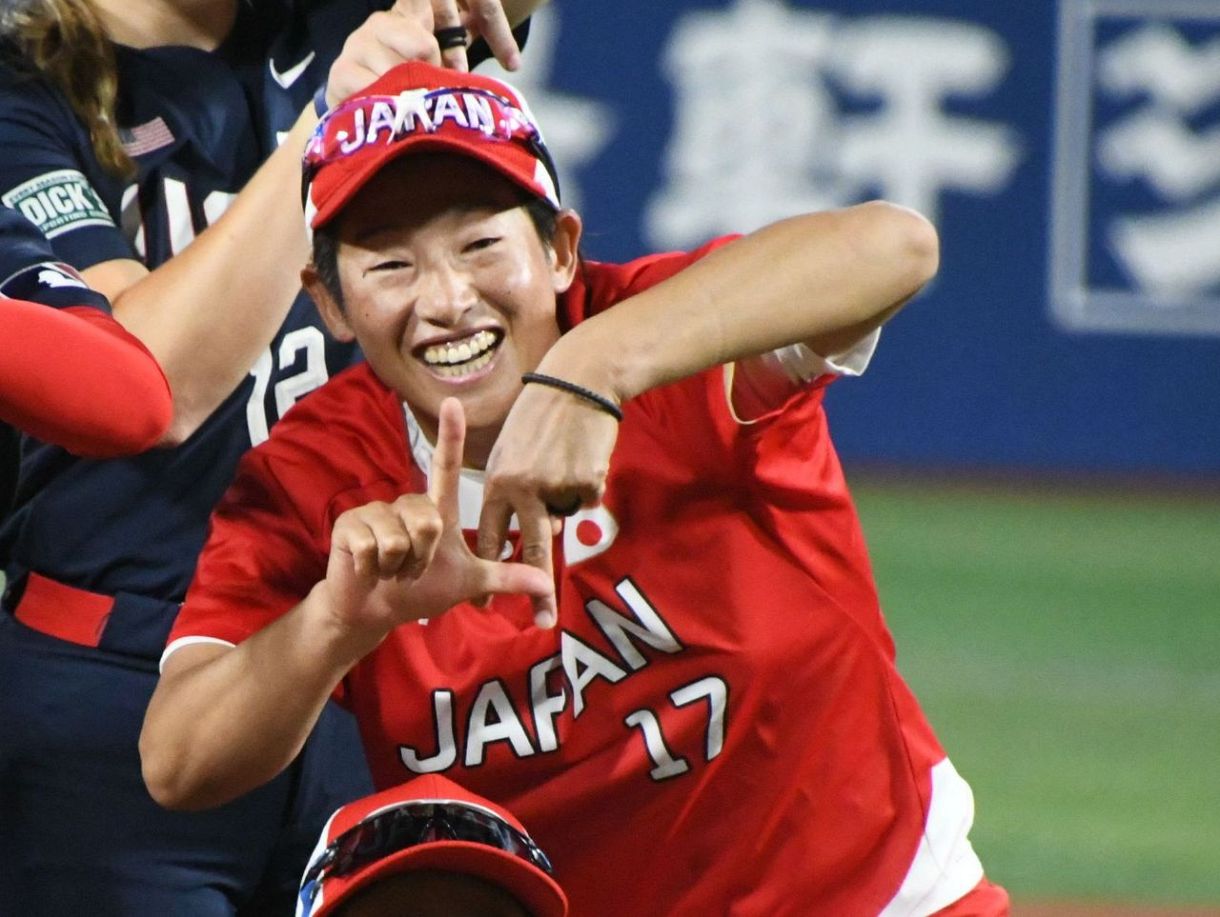 EPOCH 上野由岐子5シリ 43歳の「鉄腕」上野由岐子ら女子ソフトボール日本代表に W杯とアジア