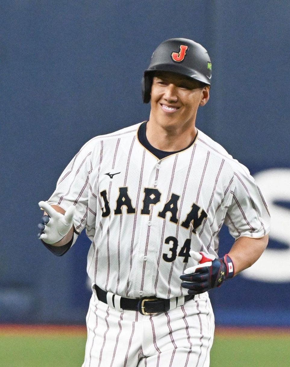 侍ジャパン吉田正尚、古巣ファンに贈る一発 高らかな軌道を描き5階席へ
