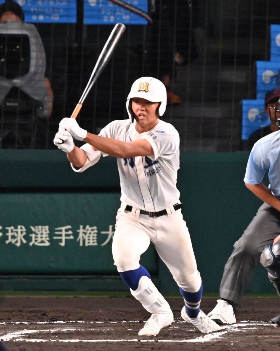 明豊の1年生川口琥太郎が初の聖地でスタメン2安打1打点「次も