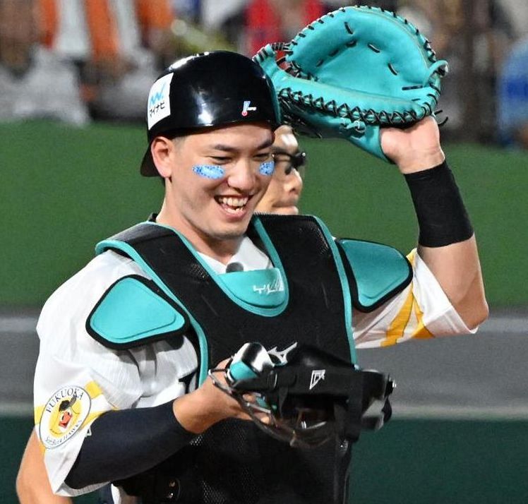 栗原陵矢選手　セット 何とか元気や感動を届けられたら」 ソフトバンク栗原陵矢、被災地を