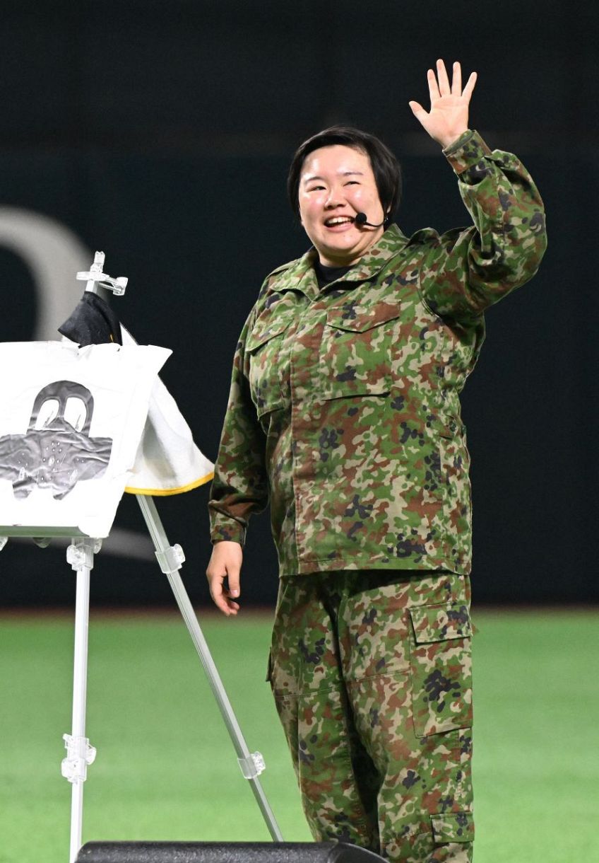 やす子、衝撃の〝マダム〟姿披露に大反響「ドランク塚地？」「上沼