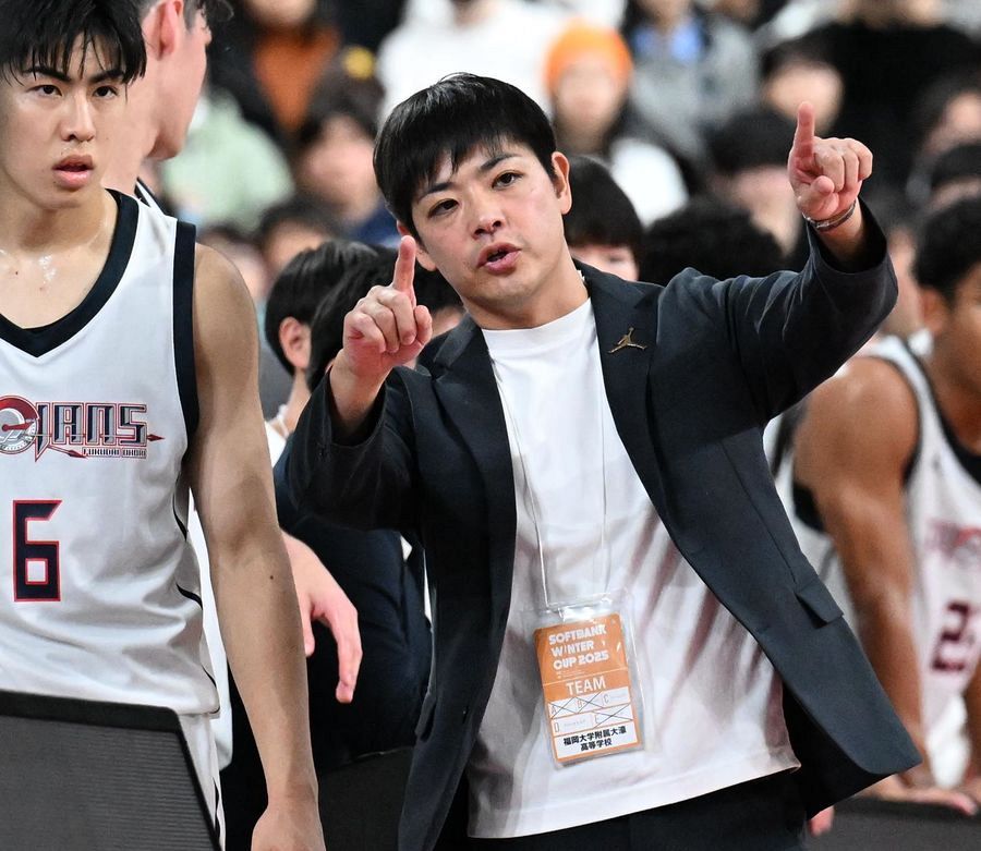 高校バスケ・ウインターカップ連覇の福岡大大濠高の片峯聡太監督が大役