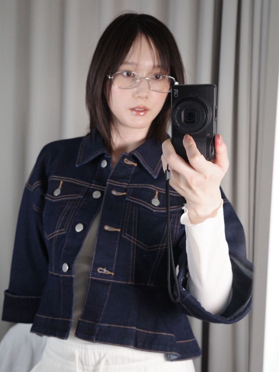 「こんな道ばたにばっさーが」本田翼〝腹だし〟お散歩コーデに ...